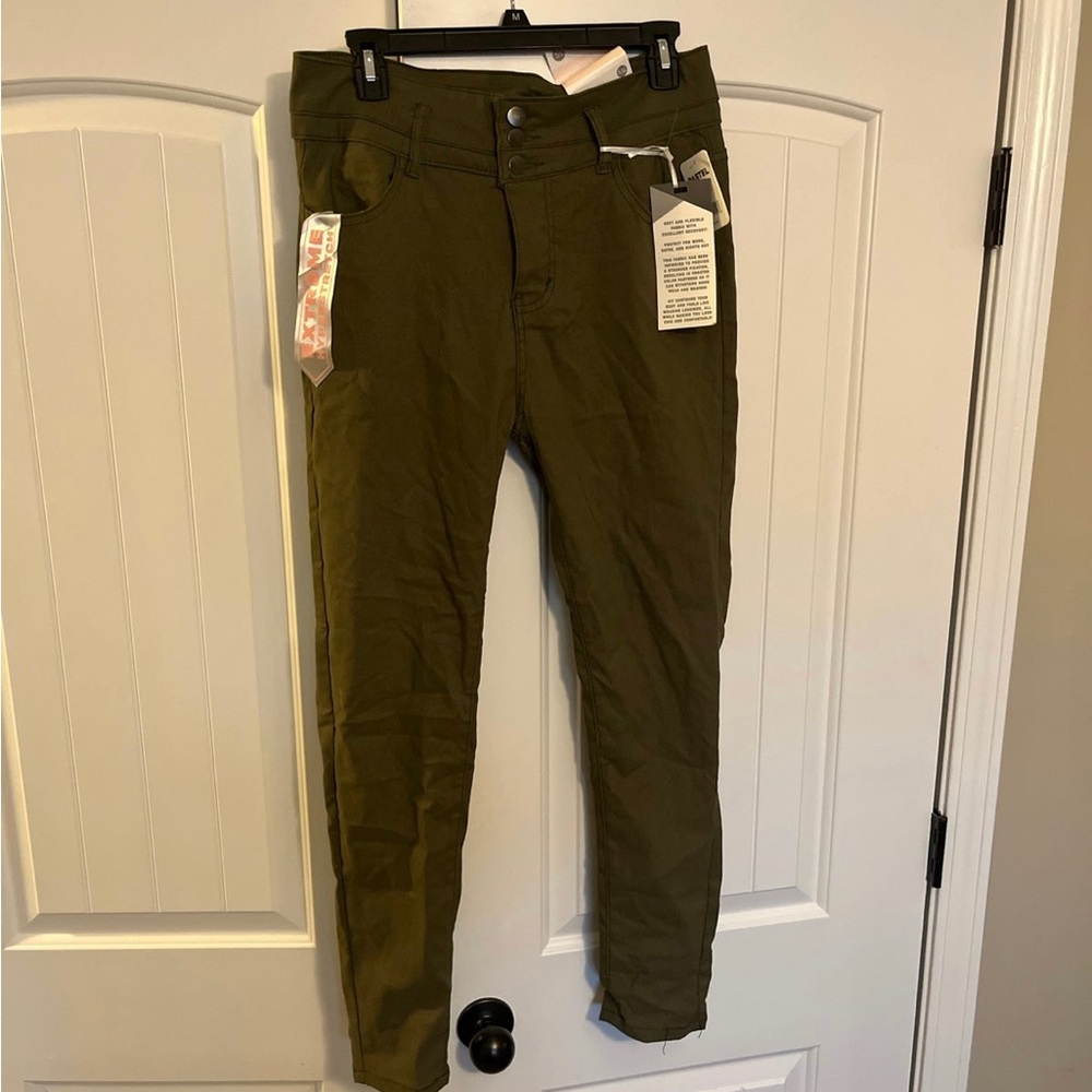 Pastel olive green leggings!